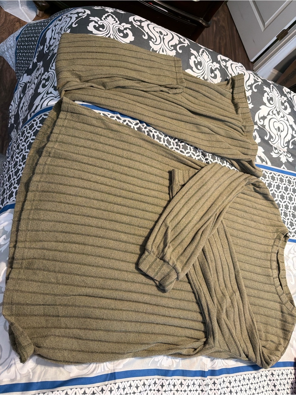 Ribbed Olive Green Women’s Sweater pant set